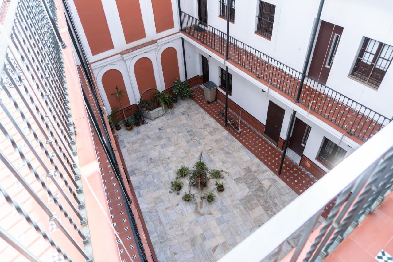 Muy Centrico Apto. En Tipico Patio Sevillano Exterior foto