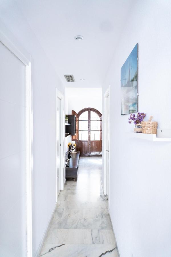Muy Centrico Apto. En Tipico Patio Sevillano Exterior foto